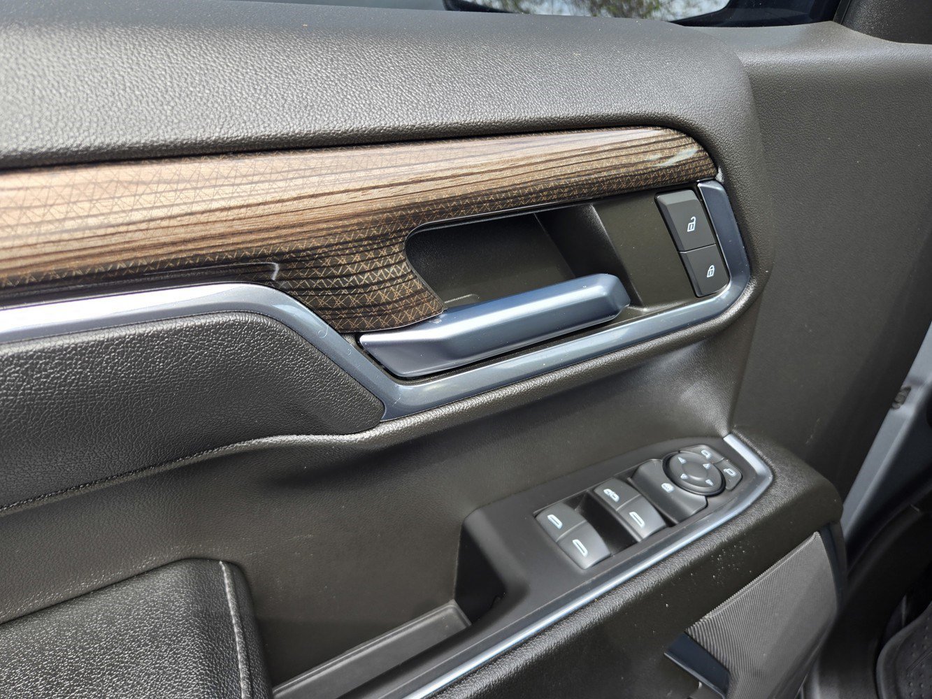 2023 Chevrolet Silverado 1500 LT - Photo 30