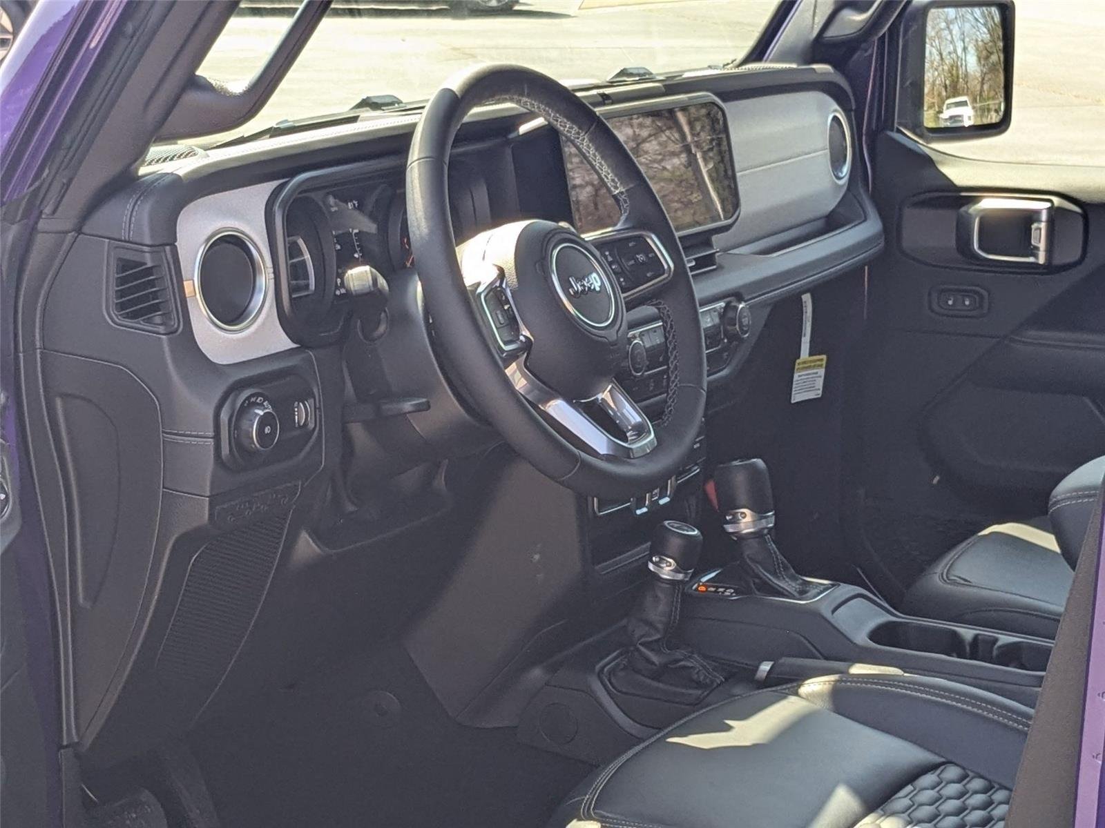 New 2026 Reign Exterior Paint Jeep Sahara image 2
