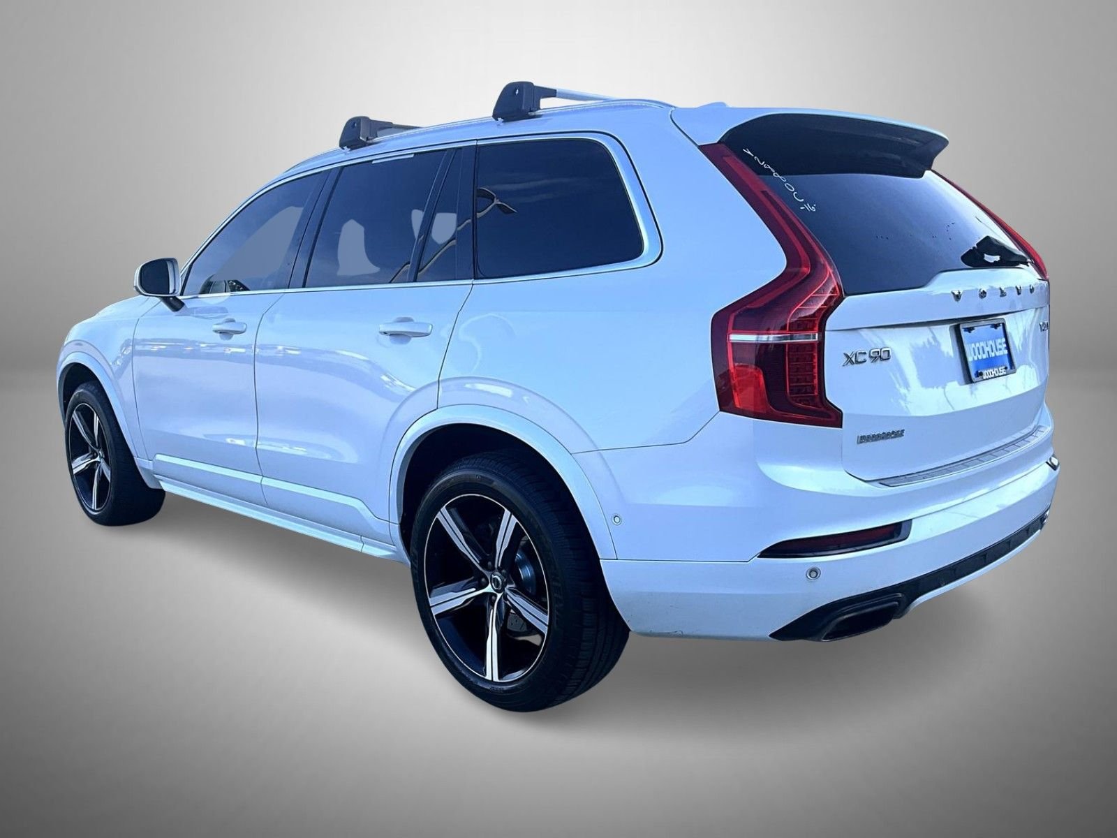 Used 2016 White Volvo T6 R-Design image 7