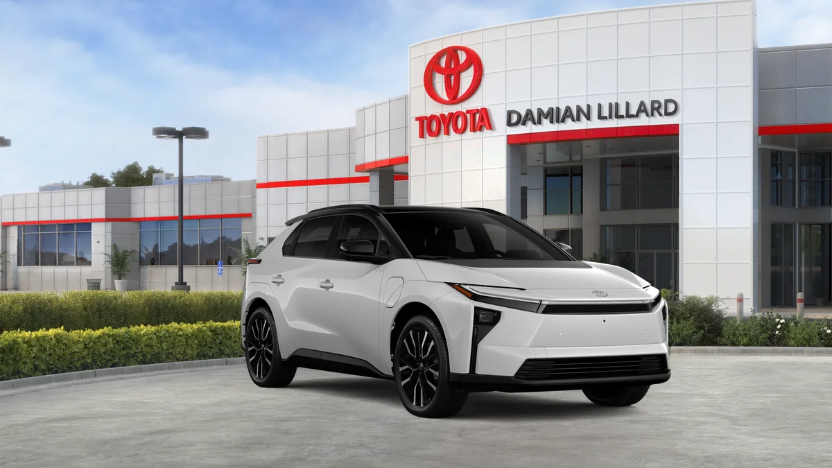 New 2026 Wind Chill Pearl with Midnight Black Metallic roof Toyota Limited image 15
