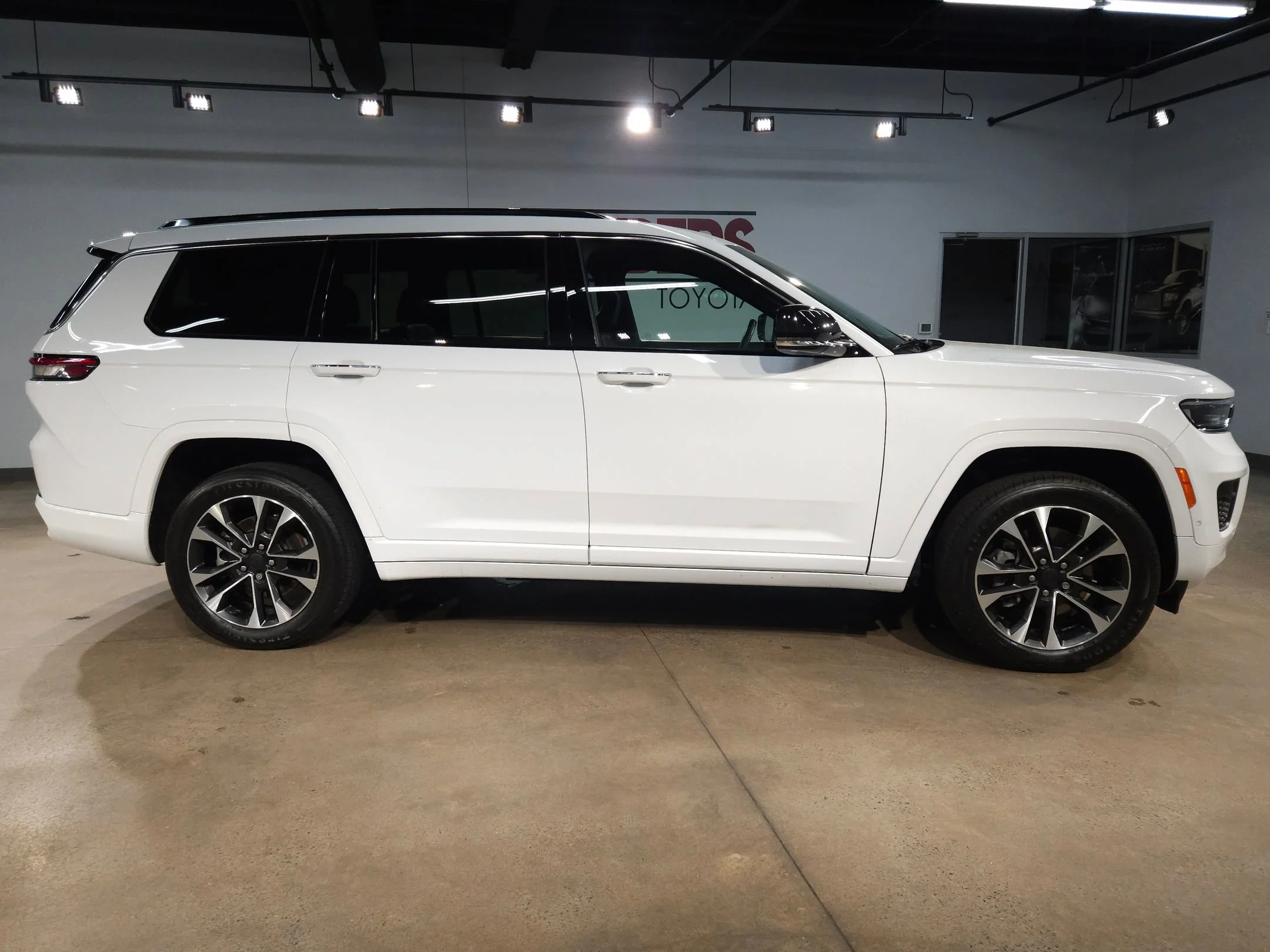 Used 2021 Bright White Clearcoat Jeep Overland image 8