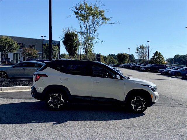 2025 Kia Seltos S photo 3
