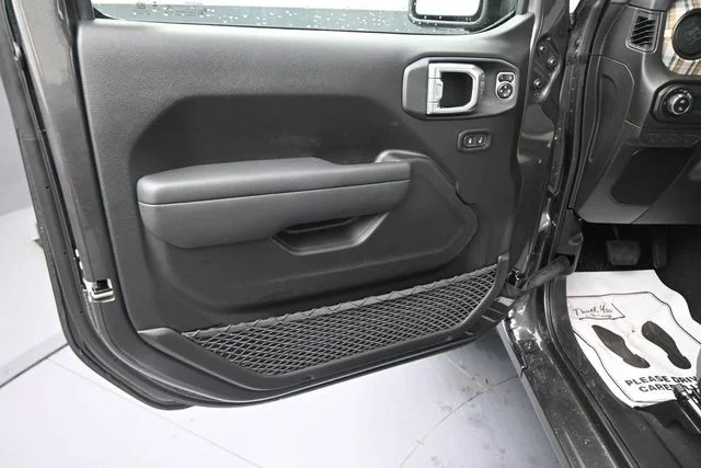 New 2026 Granite Crystal Metallic Clear-Coat Exterior Paint Jeep 85th Anniversary Edition image 26