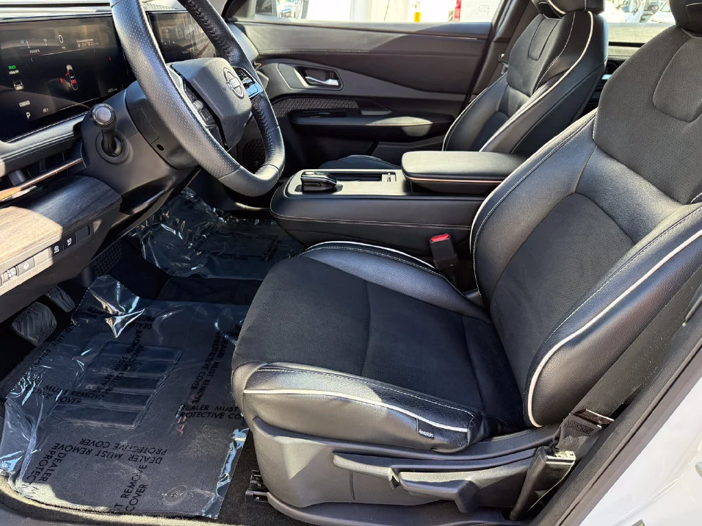 Used 2023  Nissan VENTURE+ image 24