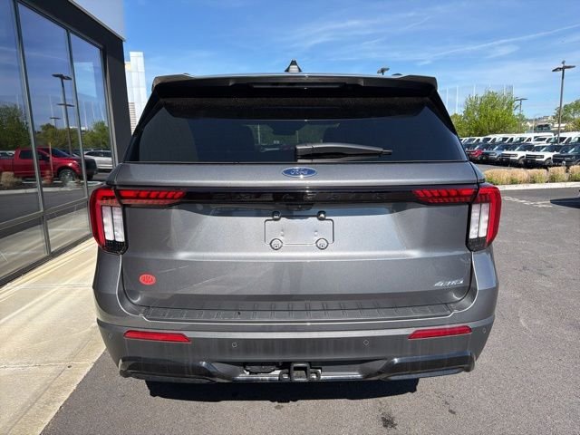 New 2026 Carbonized Gray Metallic Ford ST-Line image 4