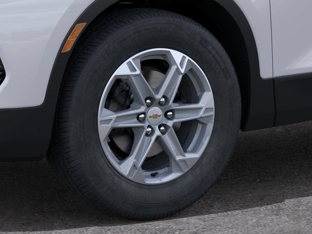 New 2026 Summit White Chevrolet 2LT image 9