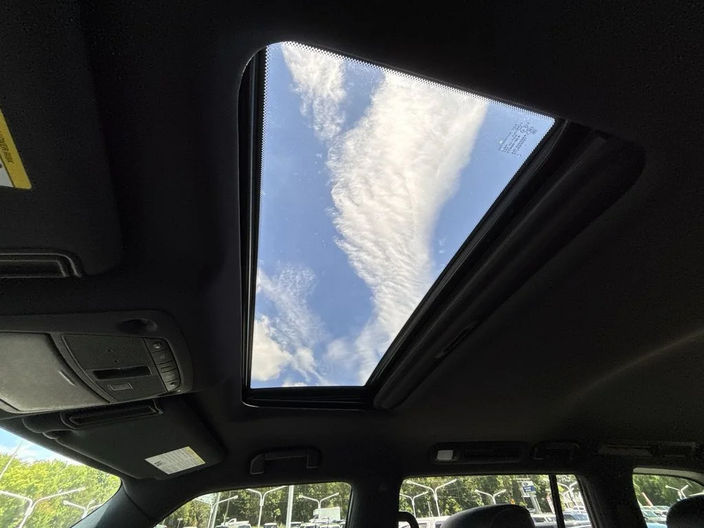 Used 2021 Black INFINITI Sensory image 16