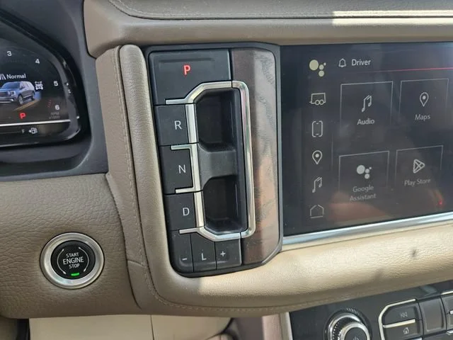 Used 2023 White Frost Tricoat GMC Denali image 24