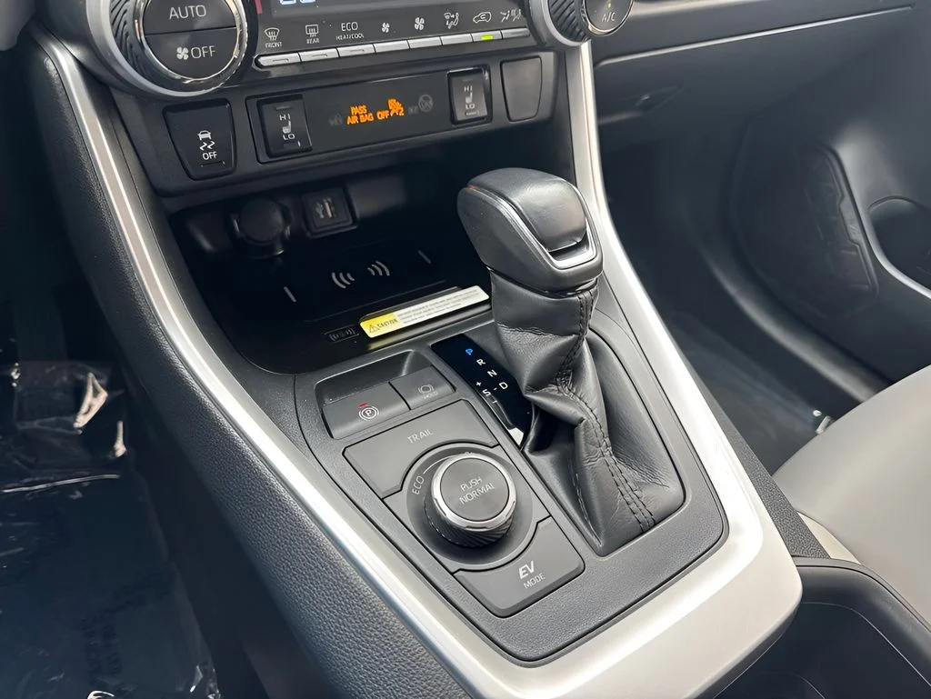 Used 2023 Beige Toyota XLE Premium image 17