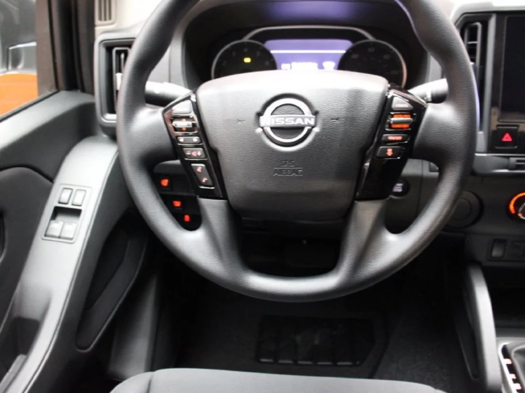 New 2027 Glacier White Nissan King Cab® S image 20