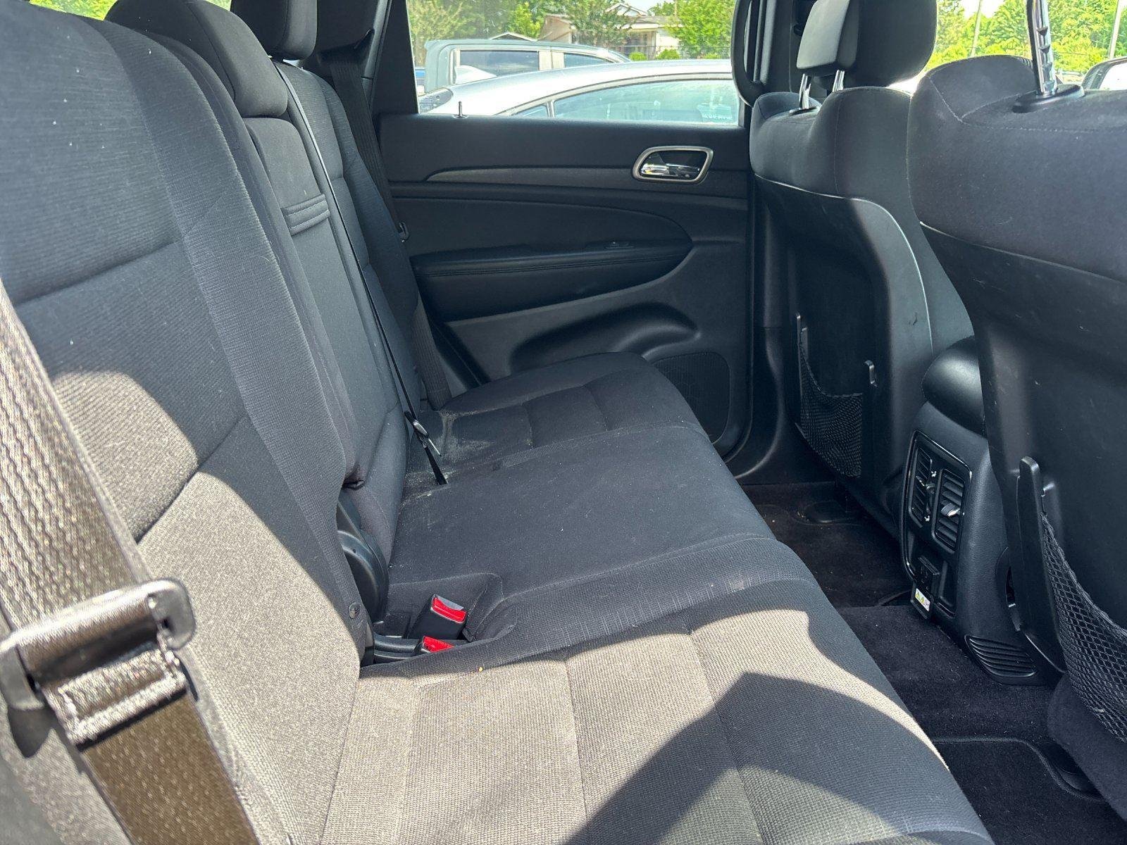 Used 2017 Granite Crystal Metallic Clearcoat Jeep Laredo image 36