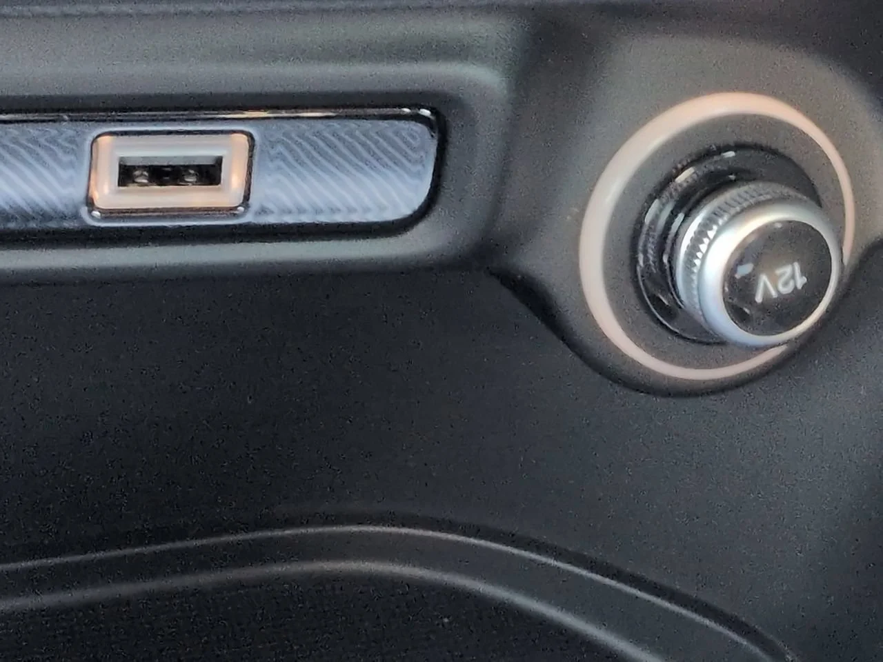 New 2026 Vulcano Black Metallic Exterior Paint Alfa Romeo  image 21