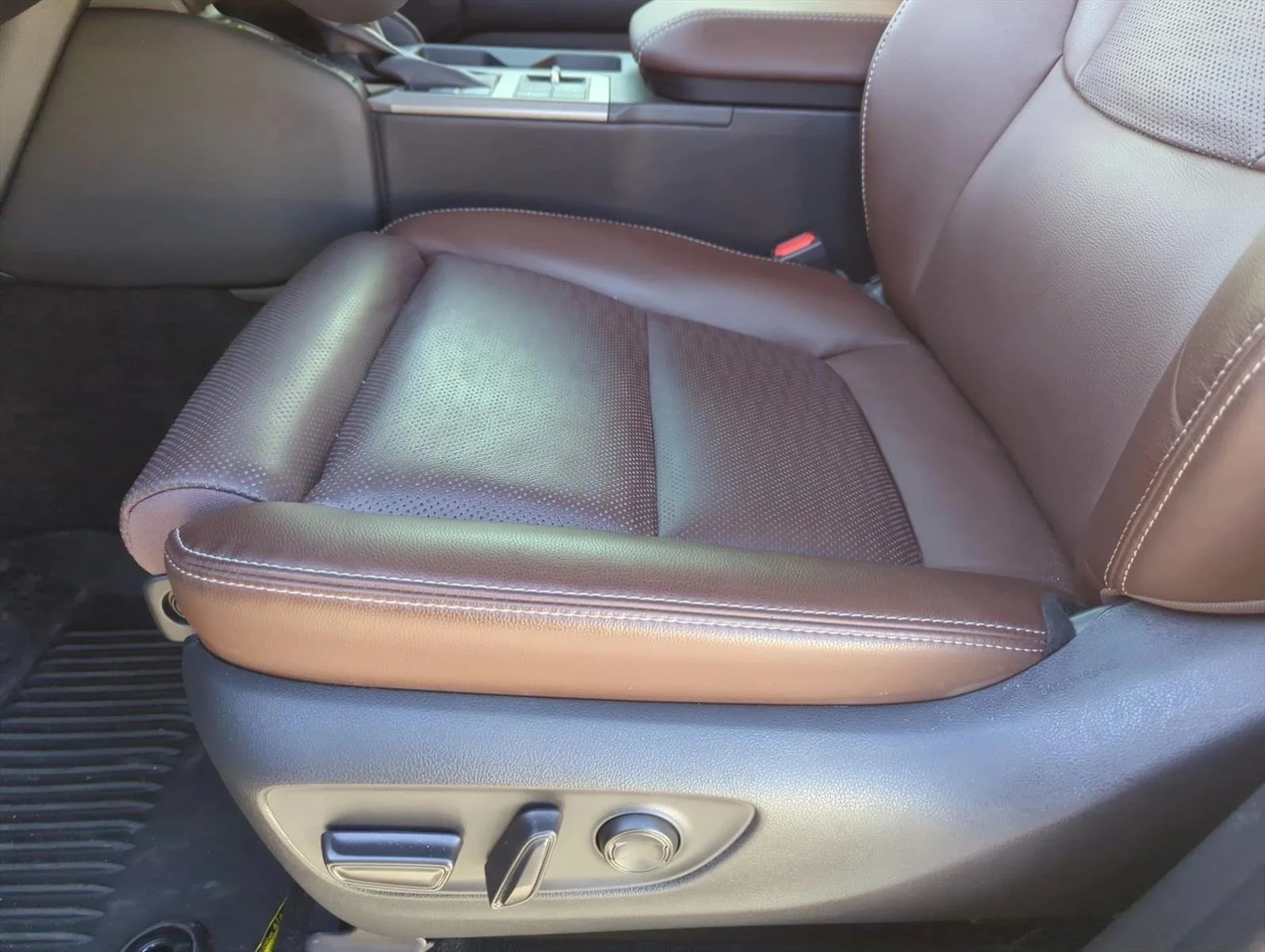 Used 2025 Meteor Shower Toyota  image 12