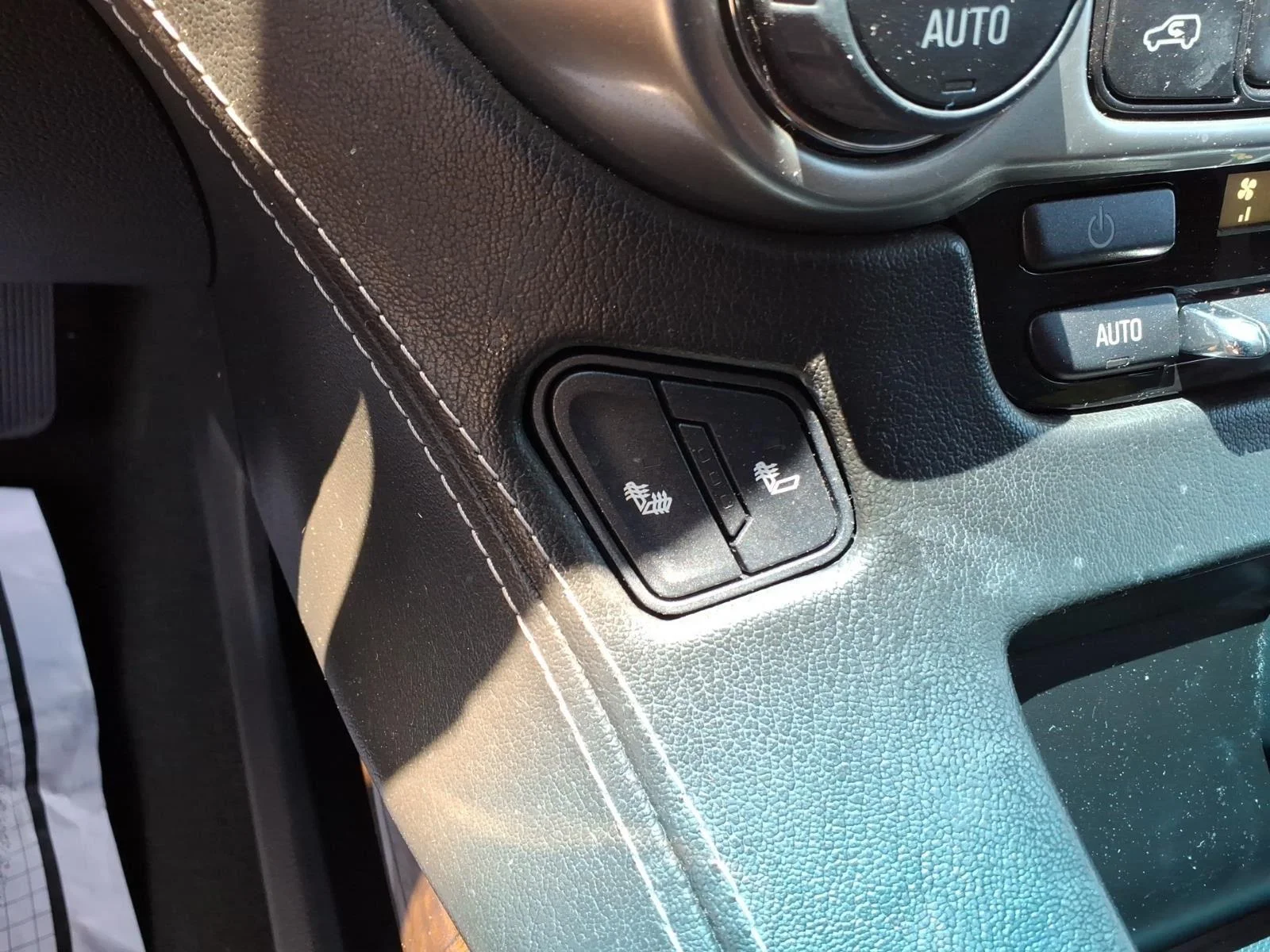 Used 2016 Silver Ice Metallic Chevrolet LT image 32
