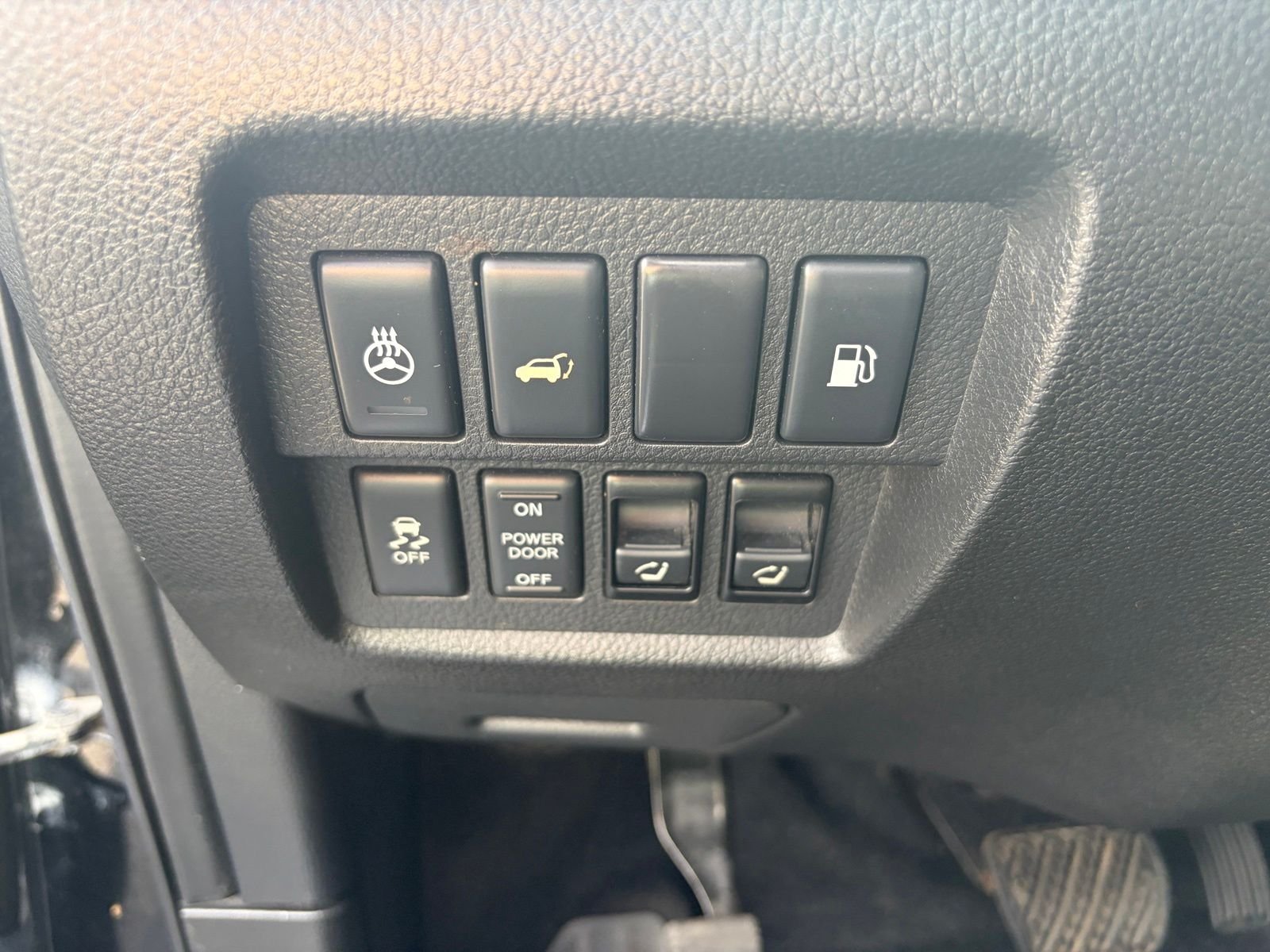 Used 2011 Black Nissan LE image 15