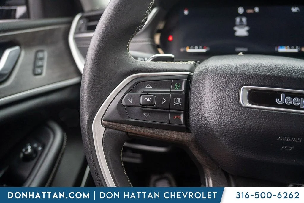Used 2023 Black Jeep Limited image 14