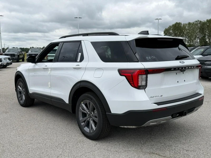 New 2027 Oxford White Ford Active w/100A Pkg 4WD image 3