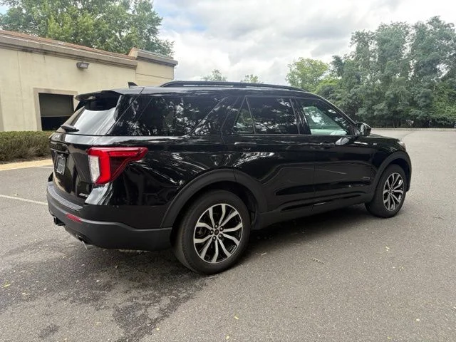 Certified Used 2023 Black Metallic Ford ST-Line image 7