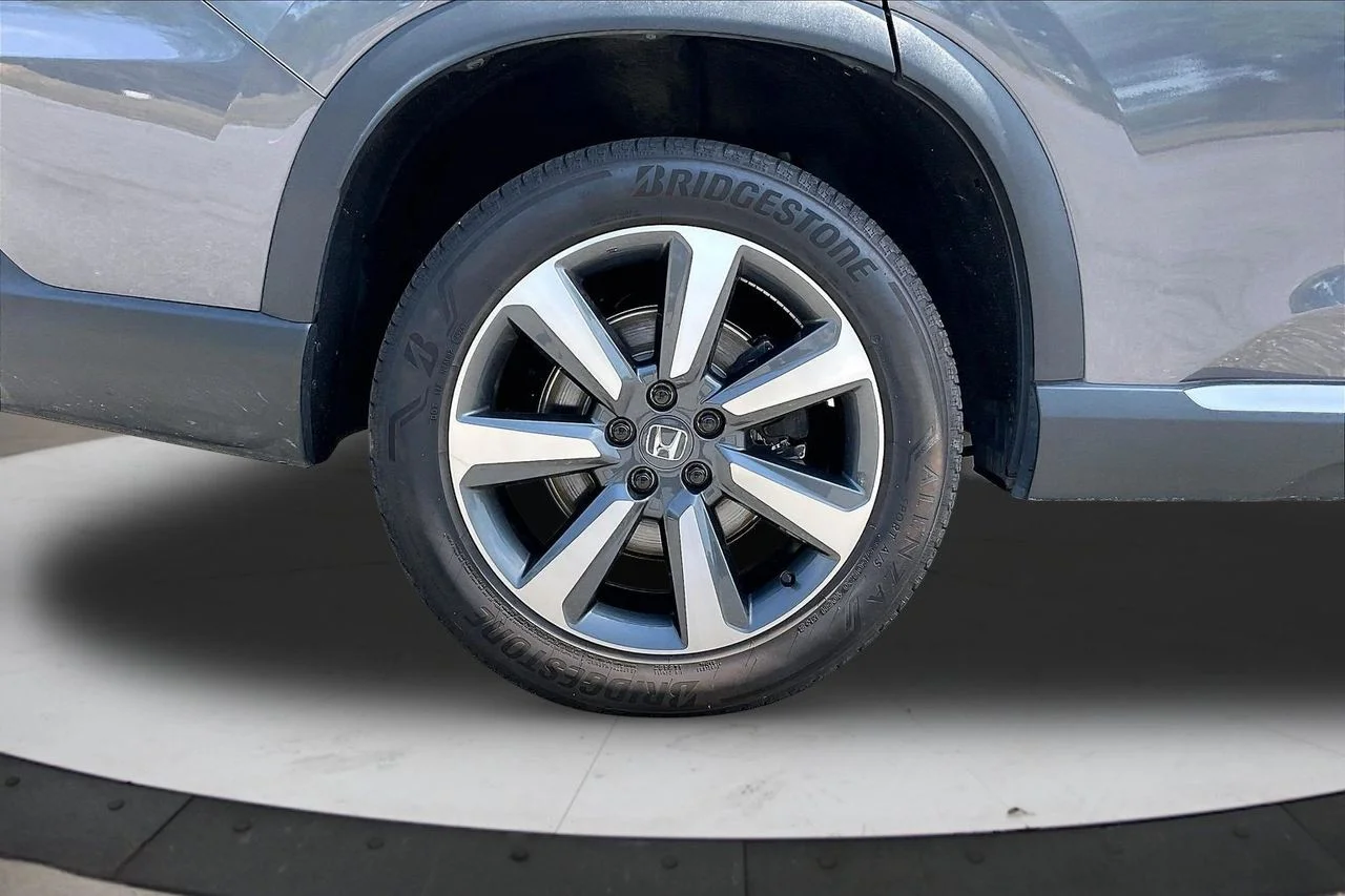 Certified Used 2025  Honda Elite image 39
