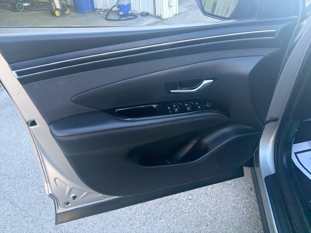 Used 2024 Silver Hyundai SEL Convenience image 12