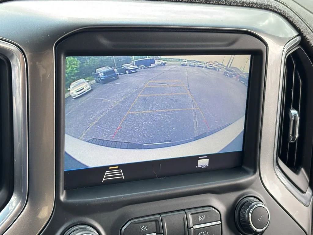 Used 2020 SUMMIT WHITE Chevrolet LT image 29
