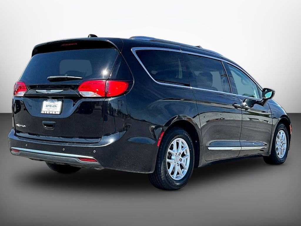 Used 2020 Black Chrysler Touring L image 6