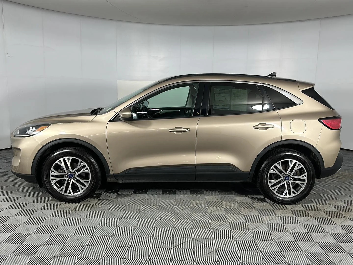 Used 2021 Desert Gold Ford SEL image 15