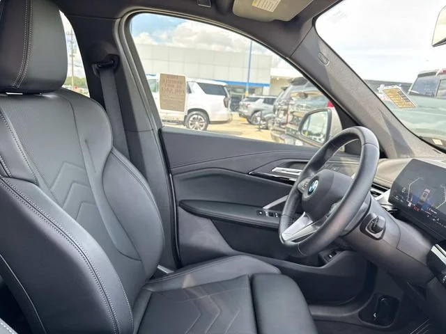 Used 2025 Silver BMW xDrive28i image 24
