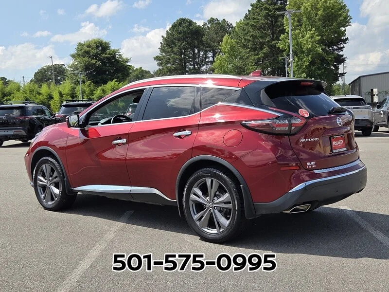 Used 2021 Scarlet NISSAN FWD PLATINUM image 3