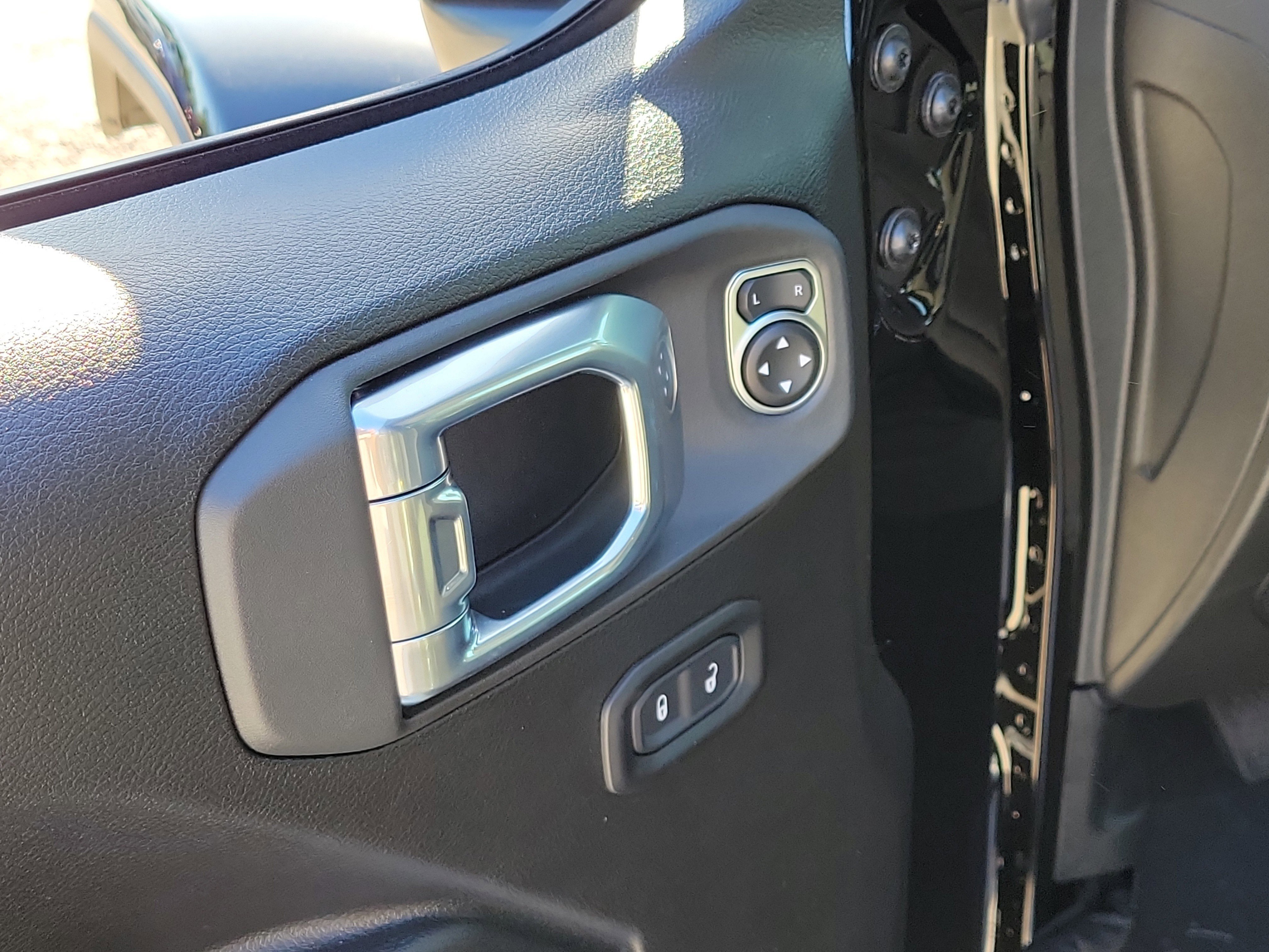 New 2026 Black Clear-Coat Exterior Paint Jeep Mojave image 17