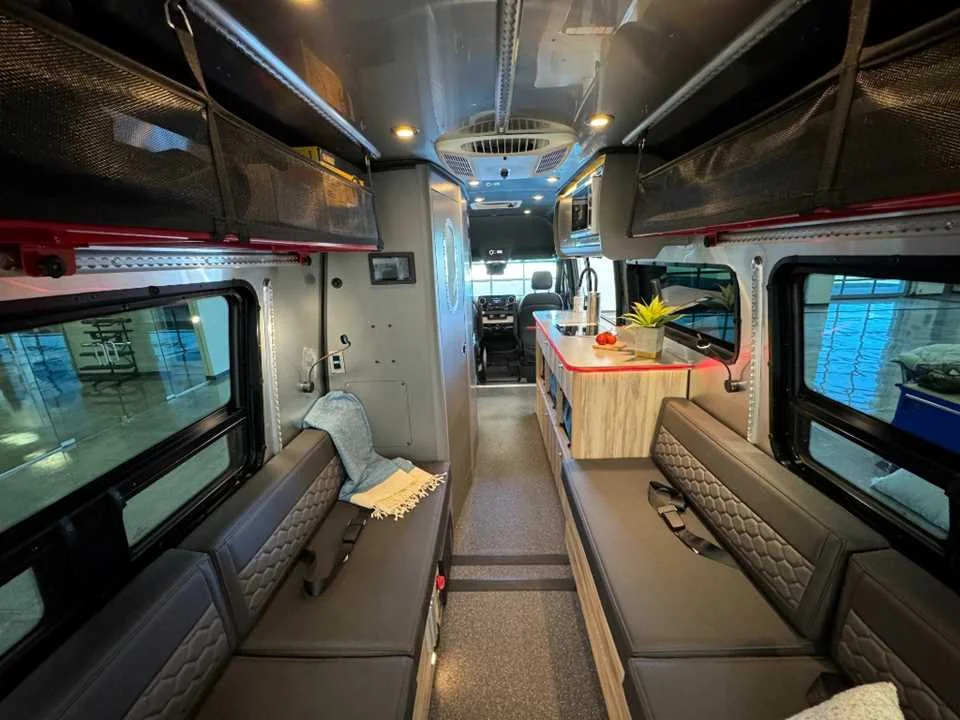 Used 2024 SILVER AIRSTREAM  image 49