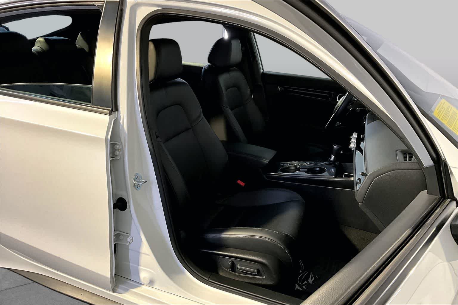 Used 2023 Platinum White Pearl Honda Sport Touring image 8