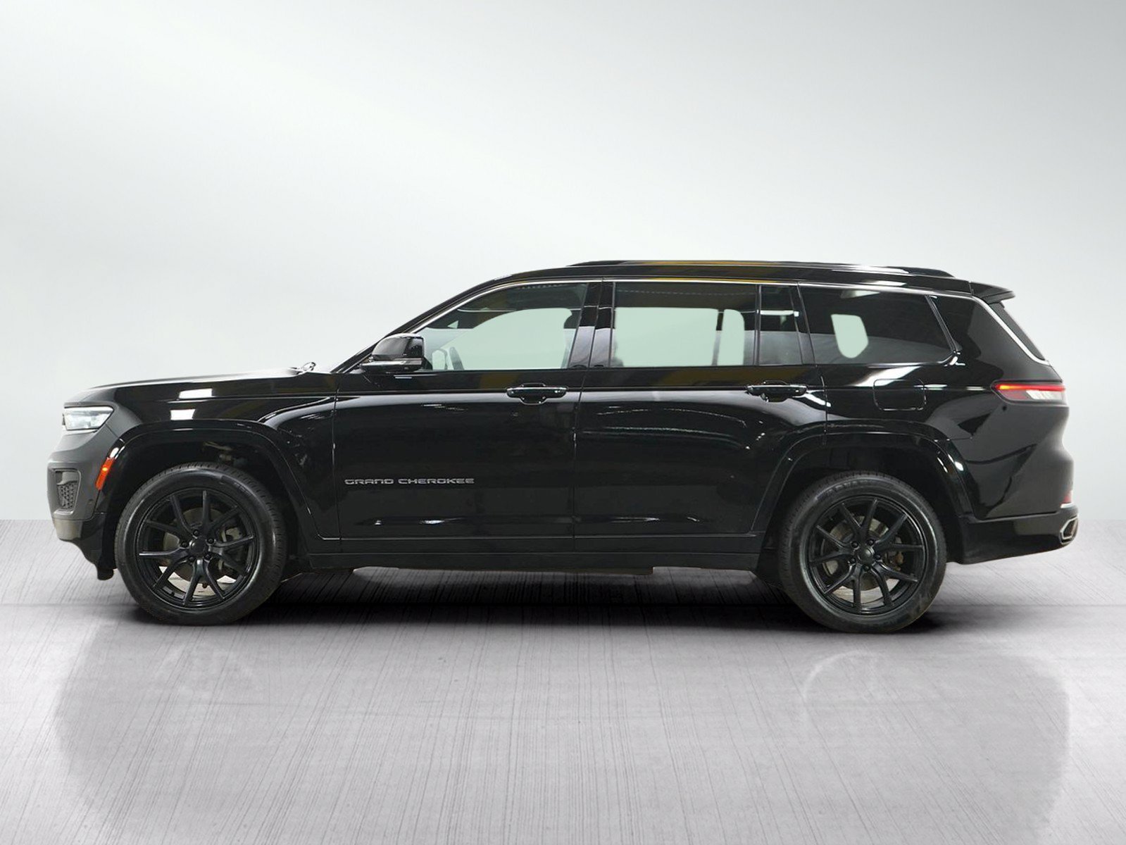 Used 2021 Jeep Grand Cherokee L Overland with VIN 1C4RJKDGXM8149529 for sale in Minneapolis, Minnesota