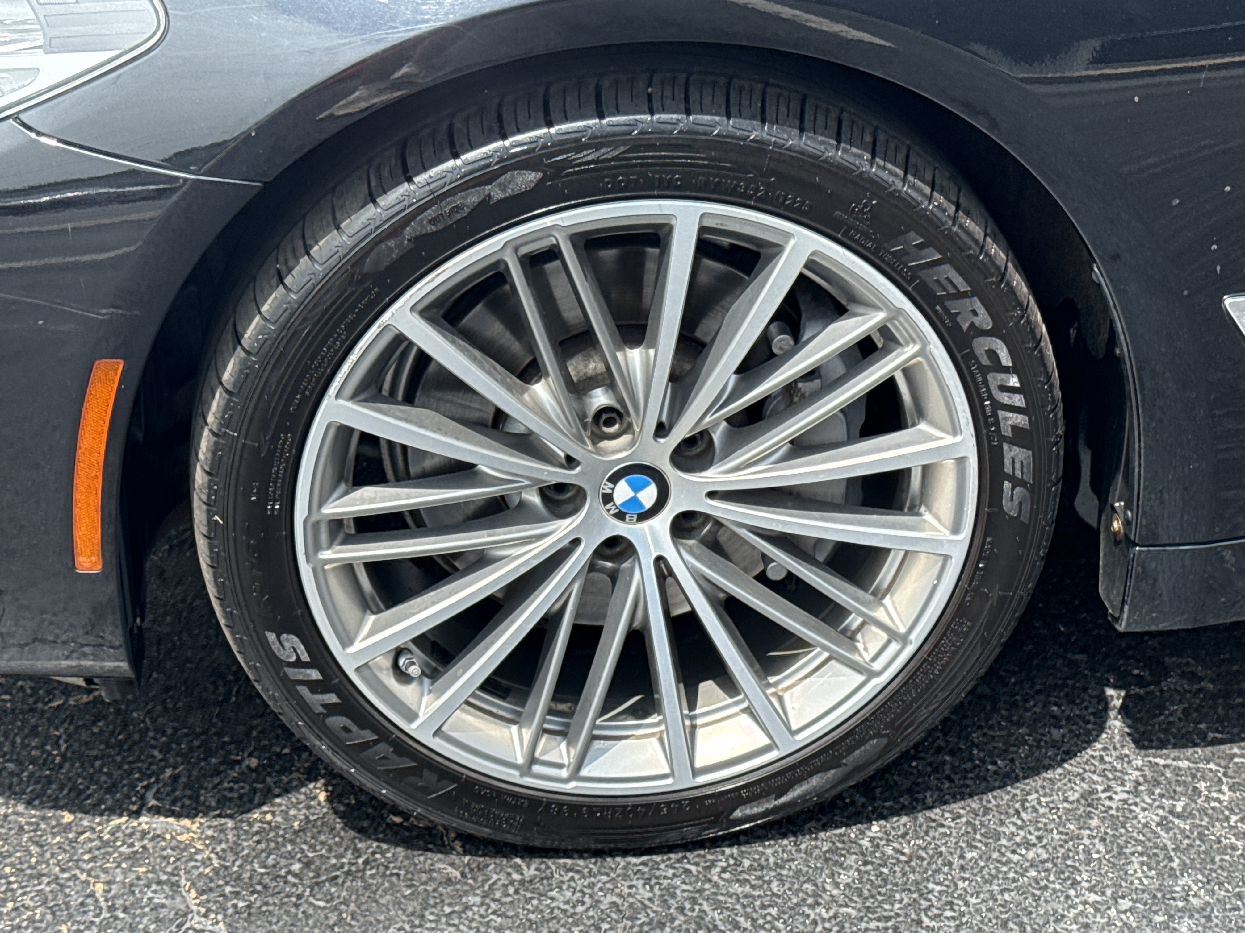 Used 2018 Black Sapphire Metallic BMW  image 14