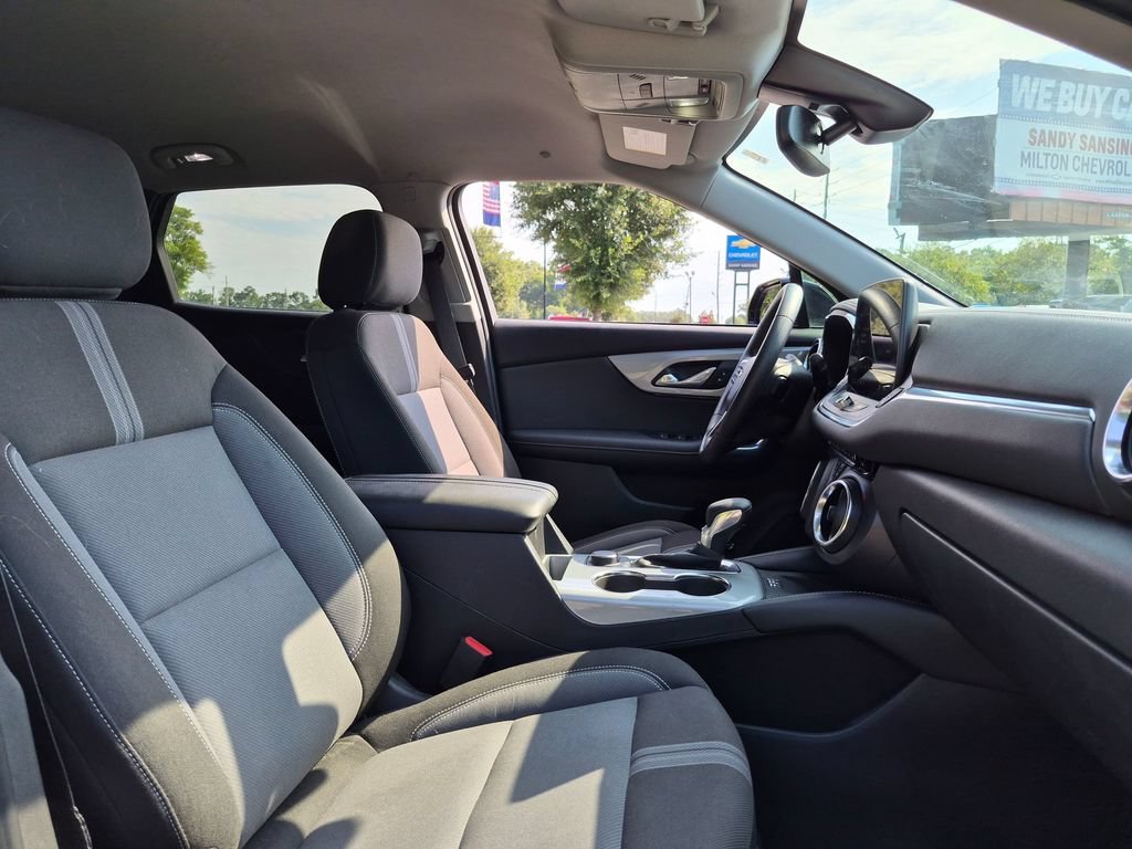 Used 2025 Black Chevrolet 2LT image 30