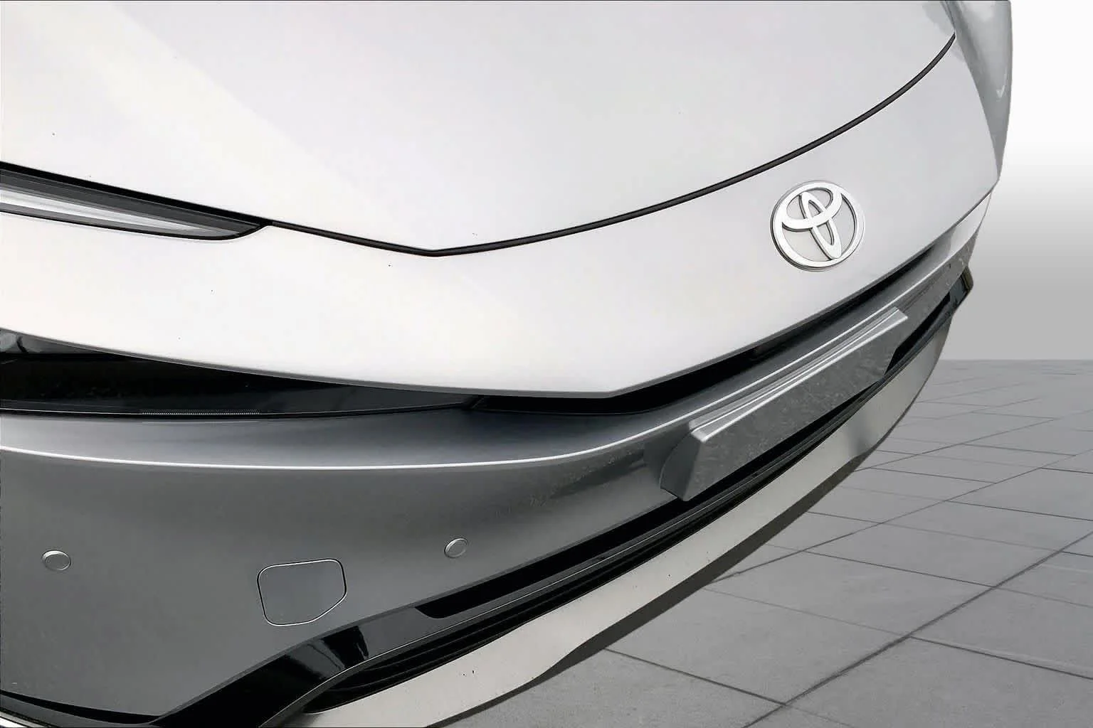 Used 2023 Cutting Edge Toyota XLE image 28