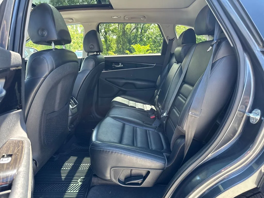 Used 2020 Gray Kia EX image 25