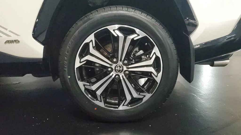Used 2022 White Toyota XSE image 6