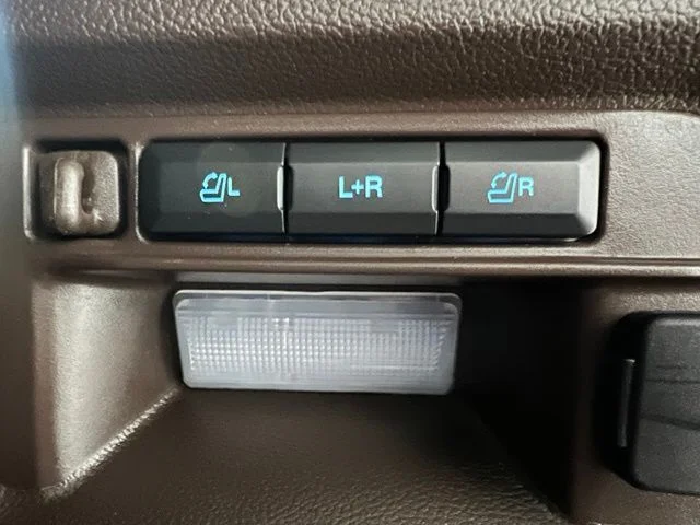 Used 2022 Red Ford King Ranch image 25