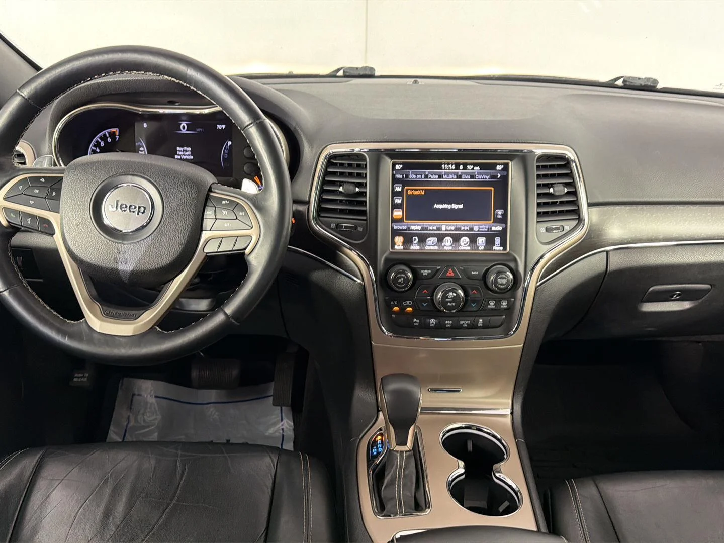 Used 2017 Bright White Clearcoat Jeep Limited image 18