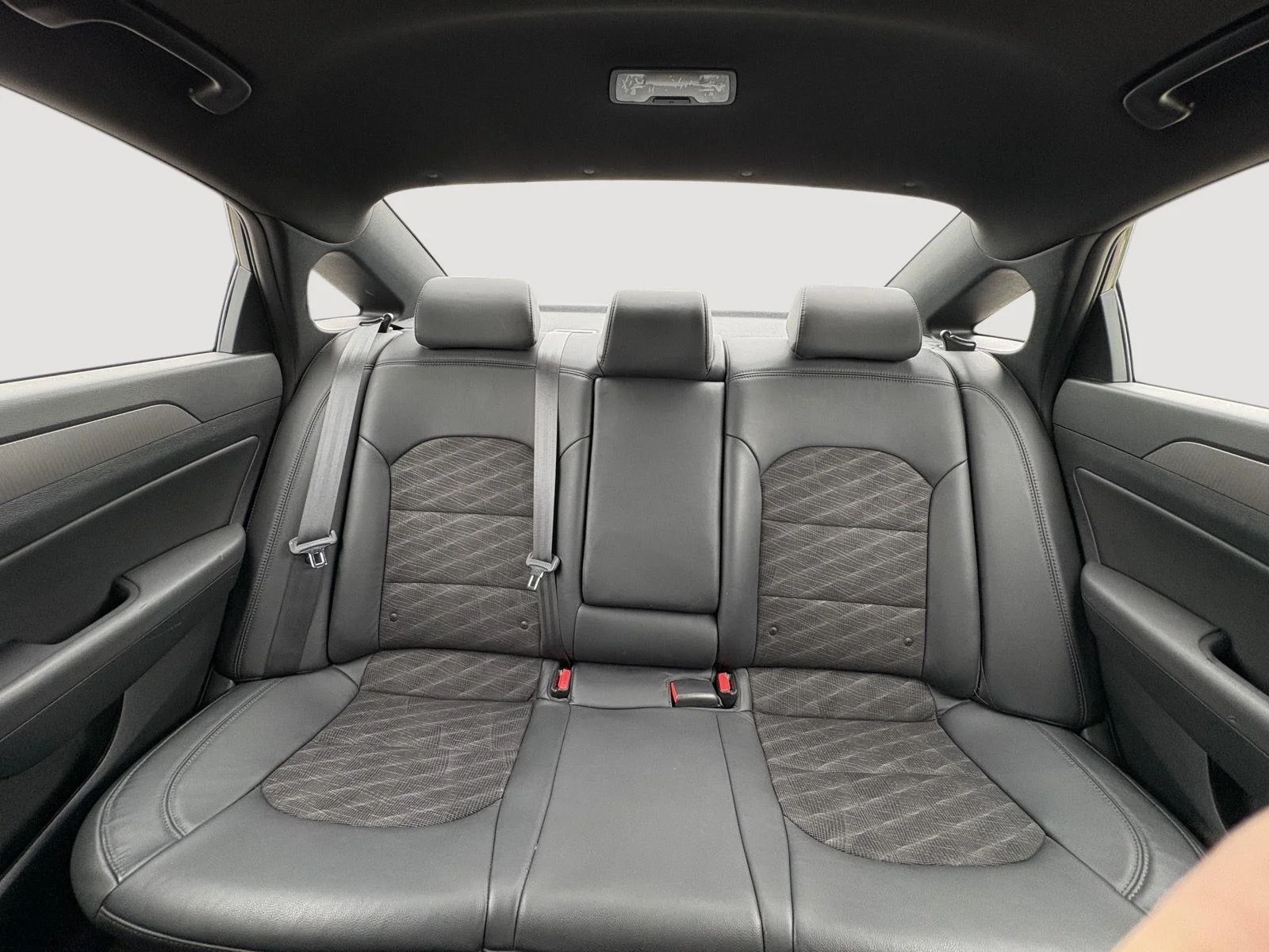 Used 2018 Phantom Black Hyundai Sport image 19