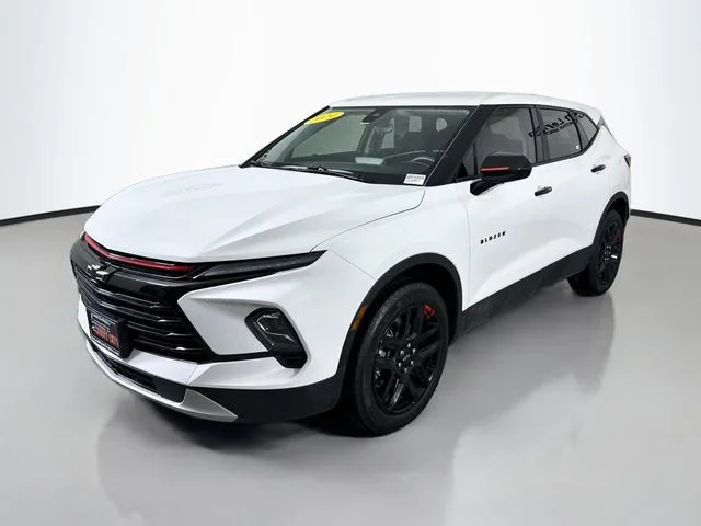 Used 2024 White Chevrolet LT image 3