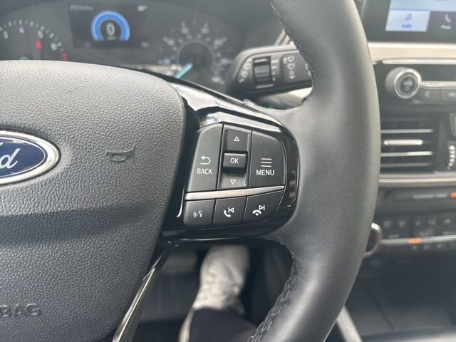 Used 2022 White Ford SE image 20