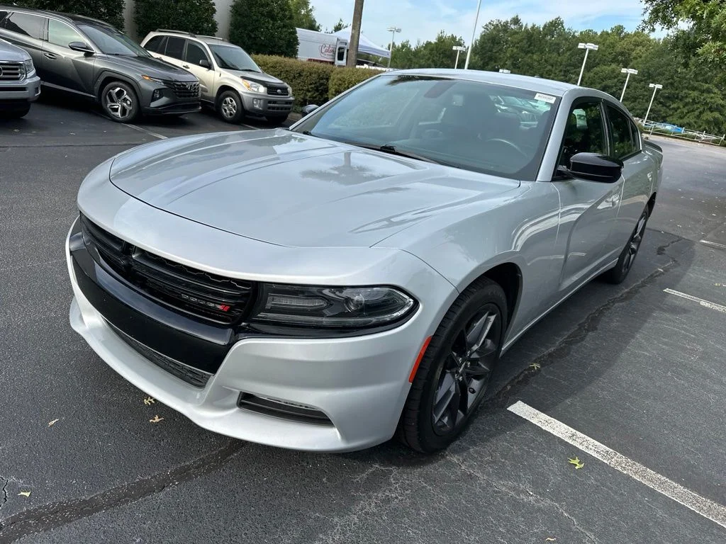 Used 2021 Triple Nickel Clearcoat Dodge SXT image 7