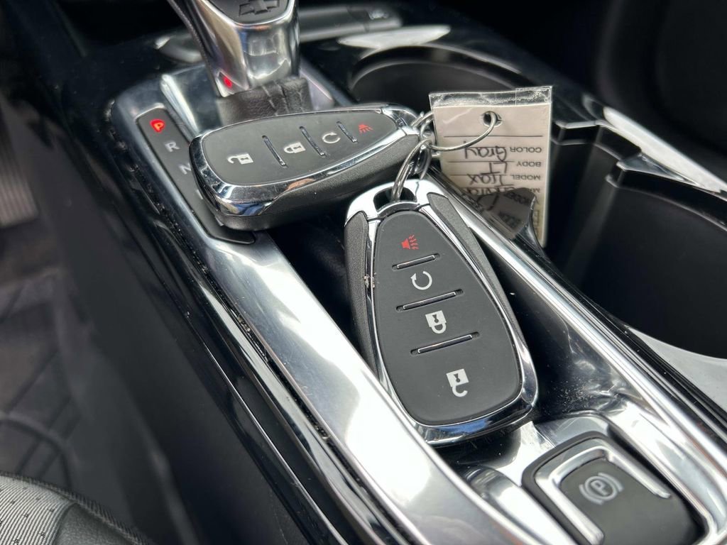 Used 2025 Sterling Gray Metallic Chevrolet LT image 36