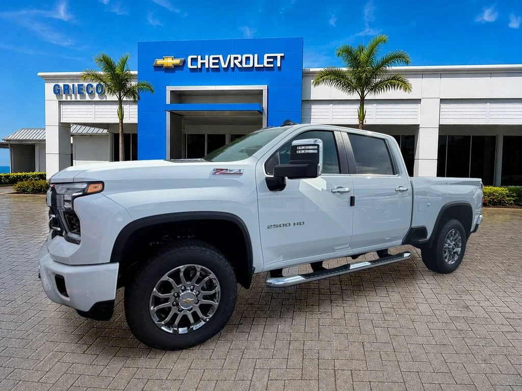 New 2026 Summit White Chevrolet LT image 3