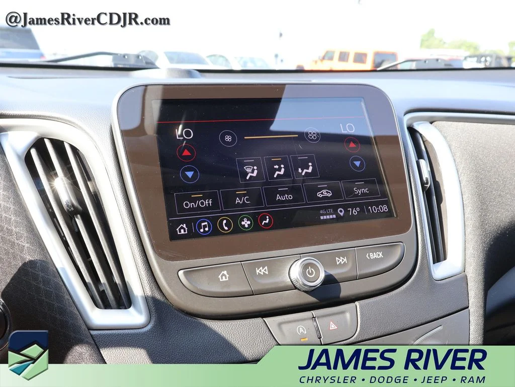 Used 2024 White Chevrolet LT image 34