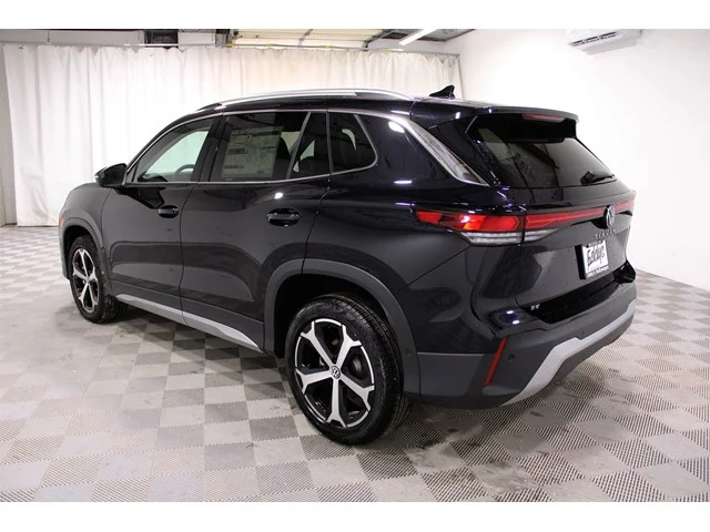 New 2026 Deep Black Pearl Volkswagen 2.0T SE image 28