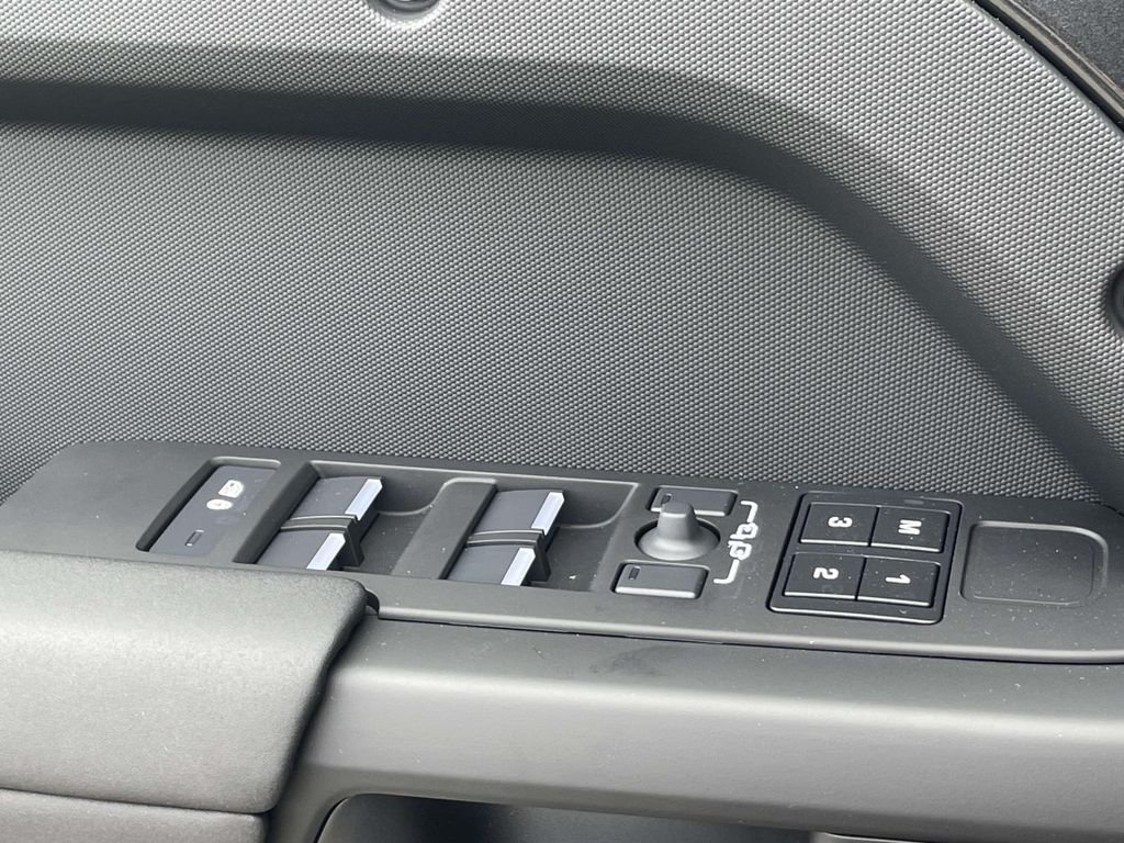 New 2026 Carpathian Grey Land Rover S image 32