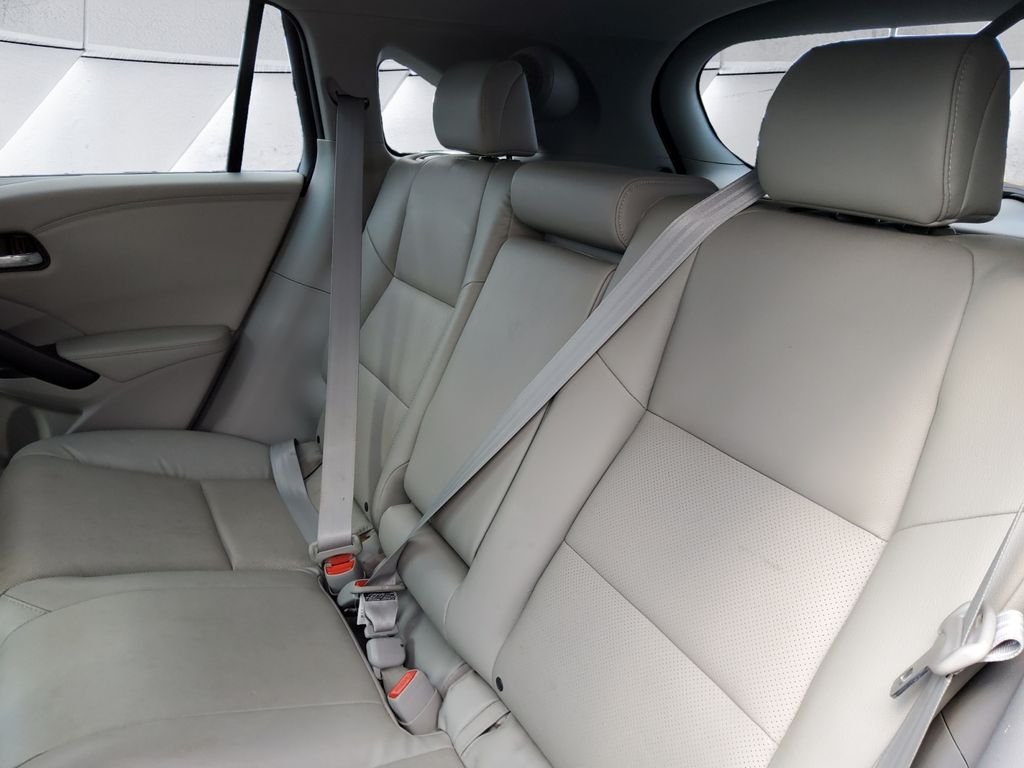 Used 2018  Acura Technology Package image 18